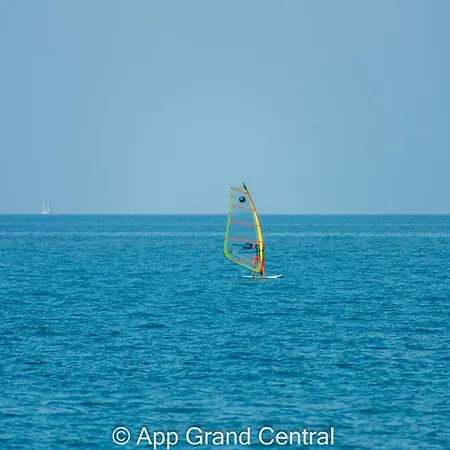 アパート Grand With 3 Bedrooms In Porec!