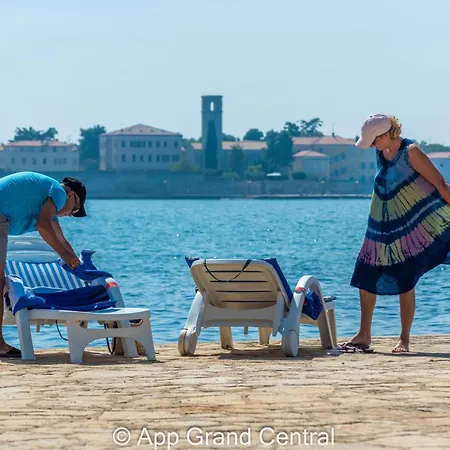 アパート Grand With 3 Bedrooms In Porec!