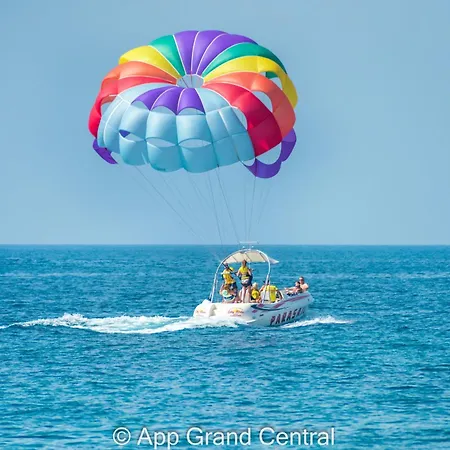 Grand With 3 Bedrooms In Porec! ポレッチ