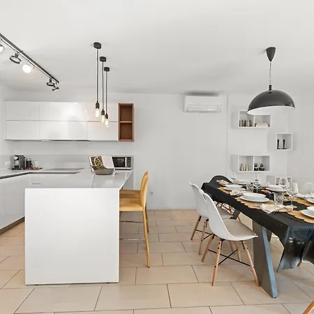 דירה Grand With 3 Bedrooms In Porec!