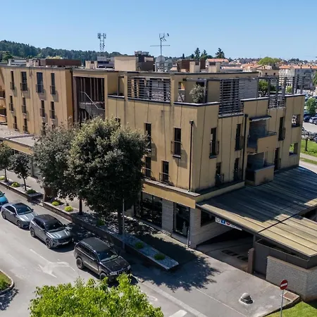 Grand With 3 Bedrooms In Porec! דירה פורץ