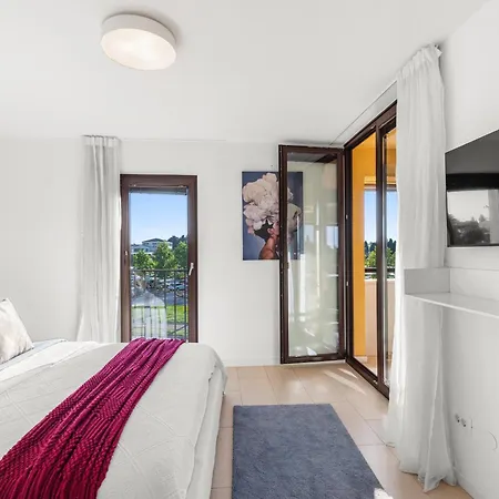 Grand With 3 Bedrooms In Porec! Apartment Porec