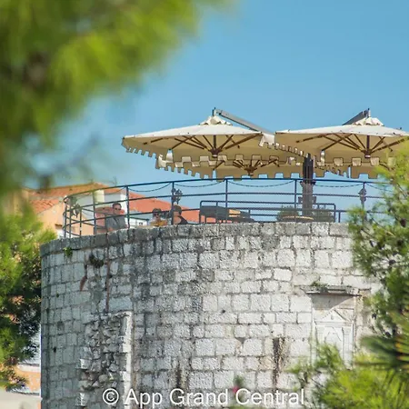 Grand With 3 Bedrooms In Porec! Apartment Porec