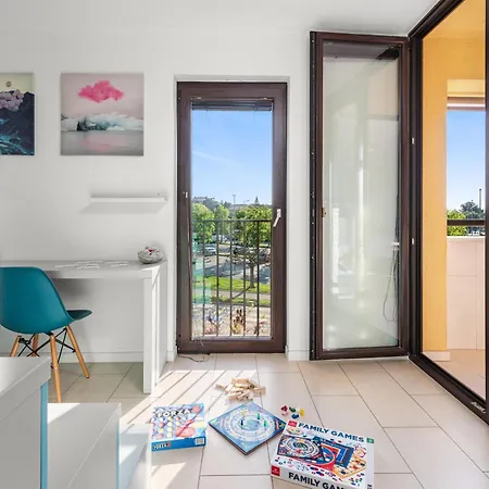 Grand With 3 Bedrooms In Porec! פורץ