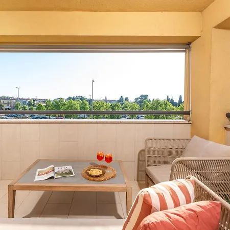 דירה Grand With 3 Bedrooms In Porec!
