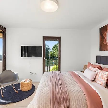 דירה Grand With 3 Bedrooms In Porec!
