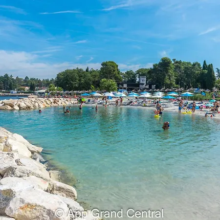 Grand With 3 Bedrooms In Porec! * פורץ