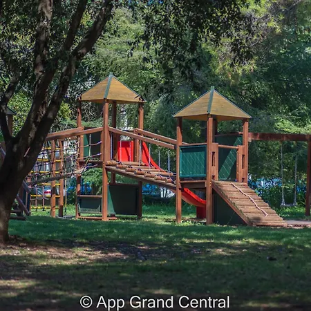 Grand With 3 Bedrooms In Porec! פורץ