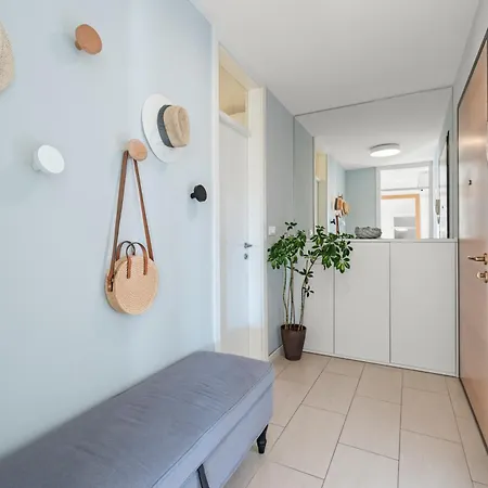 Grand With 3 Bedrooms In Porec! * פורץ