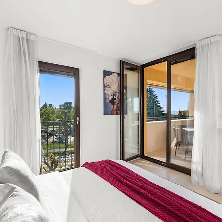 Grand With 3 Bedrooms In Porec! Apartment Porec