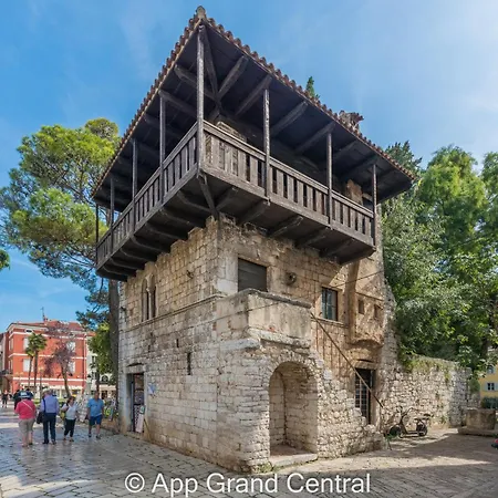Grand With 3 Bedrooms In Porec! Porec