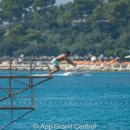 Grand With 3 Bedrooms In Porec!