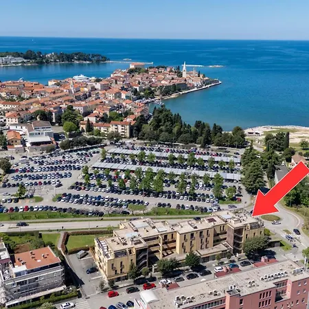 דירה Grand With 3 Bedrooms In Porec! *